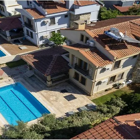 Detached With Private Pool In