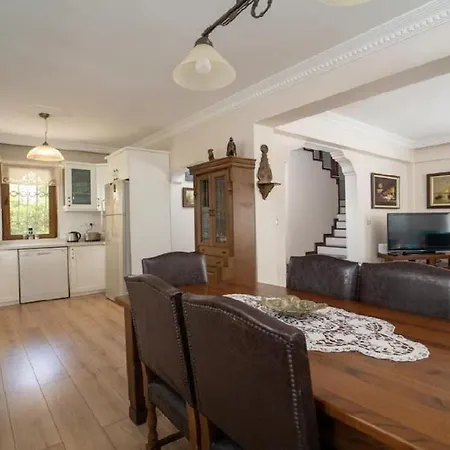 Detached With Private Pool In Villa Fethiye
