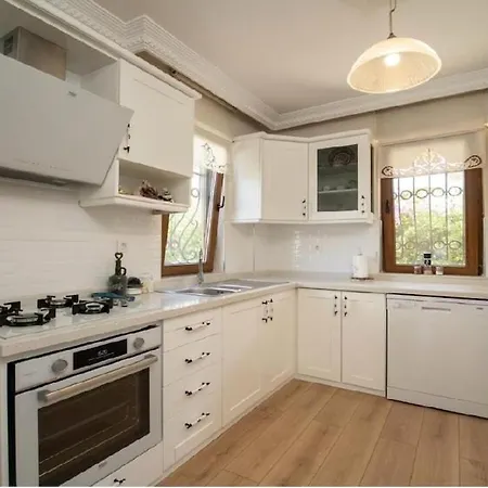 Villa Detached With Private Pool In